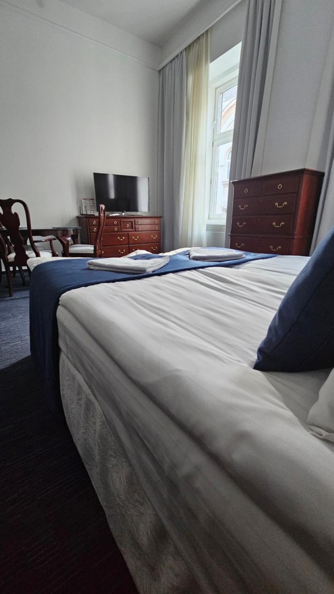 Opera16 Guestrooms Budapest Exterior photo